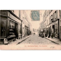 BRIE COMTE ROBERT: rrue gambetta - état