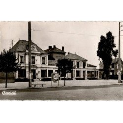VIRY-CHATILLON: mairie écoles - très bon état