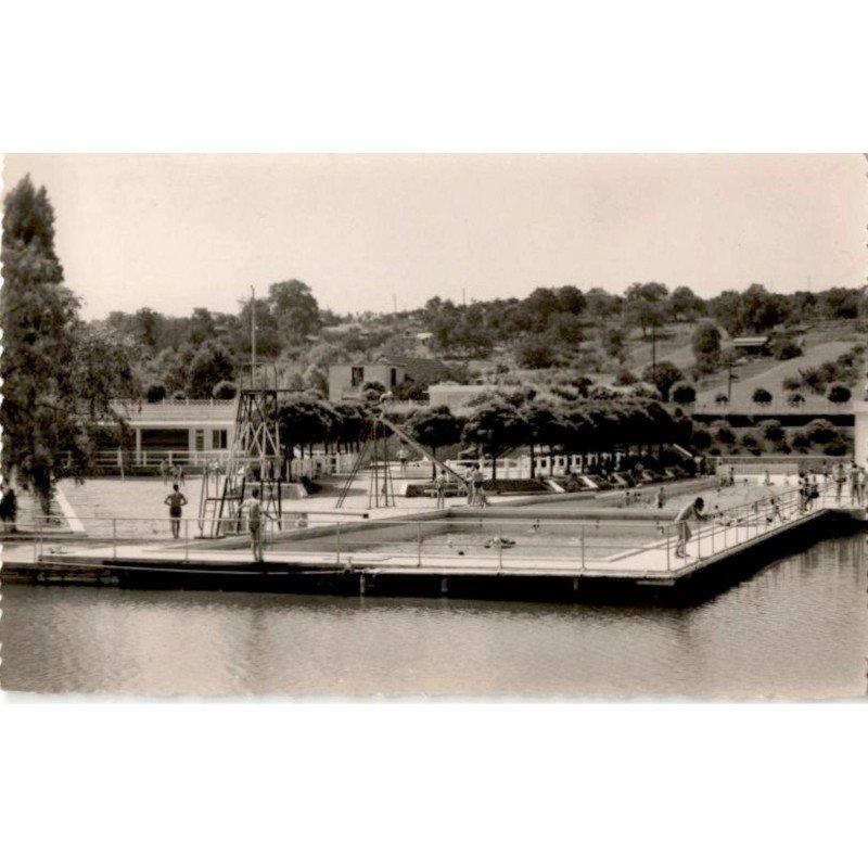 VIRY-CHATILLON: la piscine municipale - très bon état