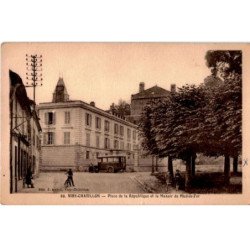 VIRY-CHATILLON: place de la république et le manoir de pied-de-fer - très bon état