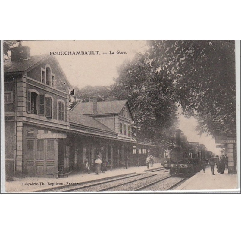 FOURCHAMBAULT: La Gare - Très bon état