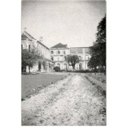 VIRY-CHATILLON: "la villa pierre l'ermite" fondation de la maison des isolées - très bon état