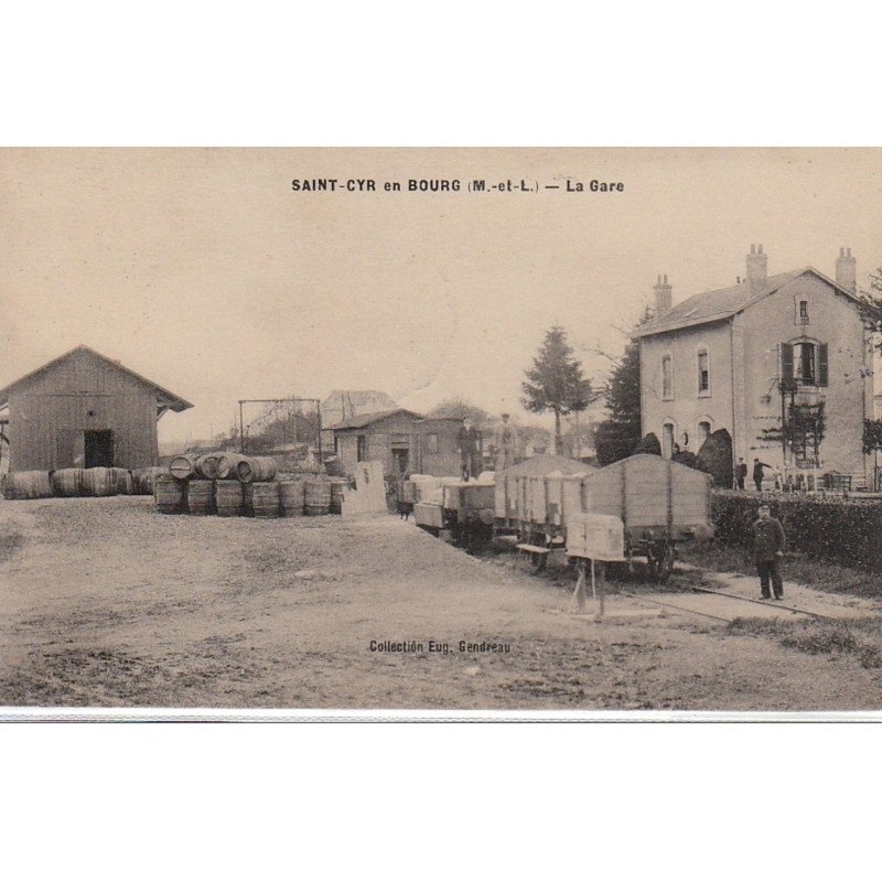 SAINT CYR EN BOURG: la Gare - Très bon état