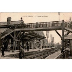 COLOMBES: le passage à niveau - très bon état