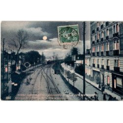 COLOMBES: la nuit, perspective des environs de la gare prise de la passerelle - bon état