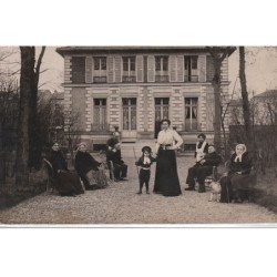 COURBEVOIE : CARTE PHOTO Photo de famille - Très bon état