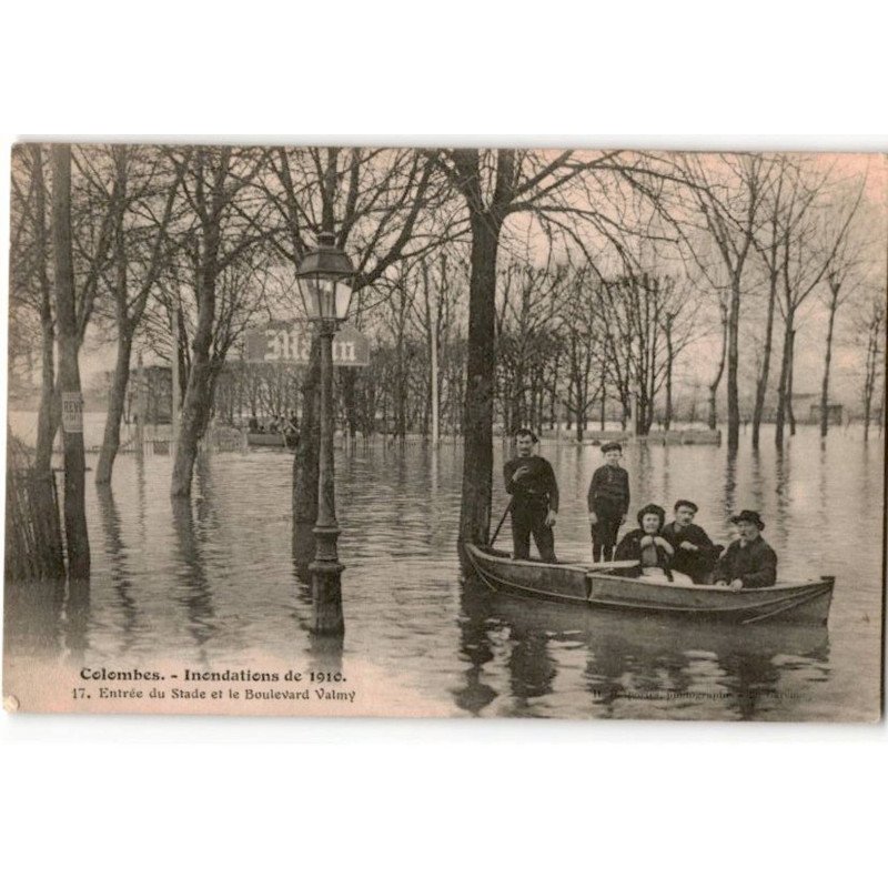 COLOMBES: inondations de 1910 entrée du stade et le boulevard valmy - état