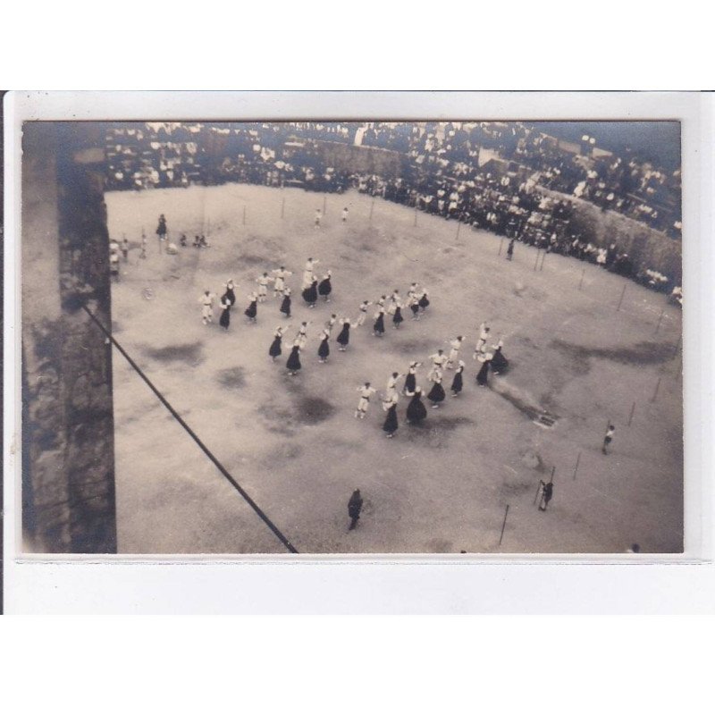 PYRENEES-ATLANTIQUE: danse du pays basque - très bon état