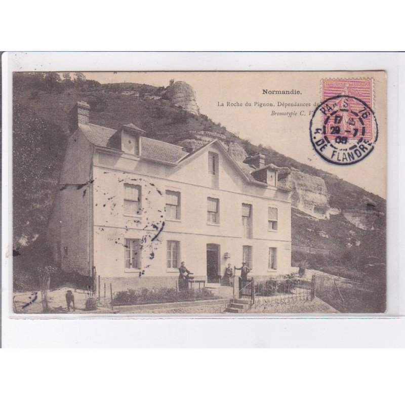 NORMANDIE: la roche du pignon, dépendances, château - très bon état