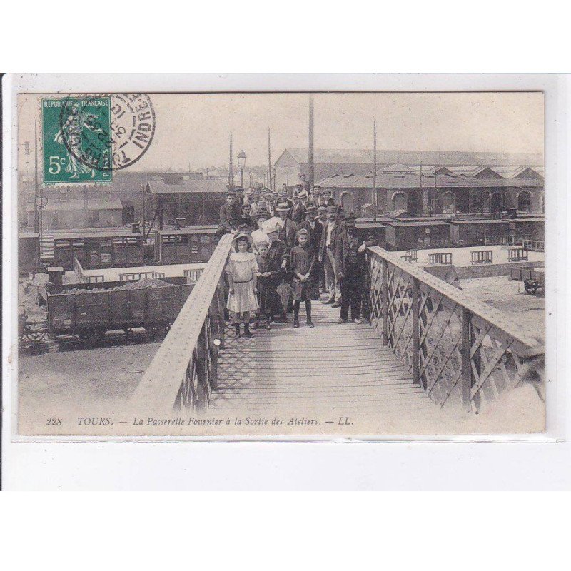 TOURS: la passerelle fournier à la sortie des ateliers - très bon état