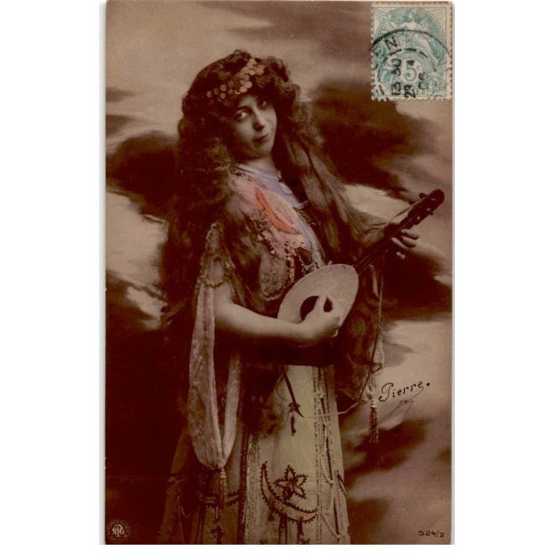 MUSIQUE: femme avec instrument de musique - très bon état