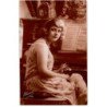 MUSIQUE: femme au piano - très bon état