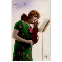 MUSIQUE: femme et violon - très bon état