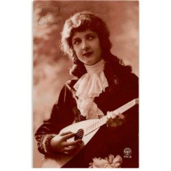 MUSIQUE: femme et instrument de musique - très bon état