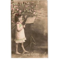 MUSIQUE: bonne année, jeune enfant chef orchestre - état