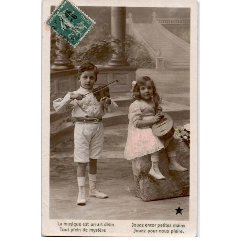 MUSIQUE: la musique est un art divin tout est plein de mystère, enfants musiciens - état