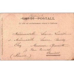 MUSIQUE: fille avec instrument de musique - bon état