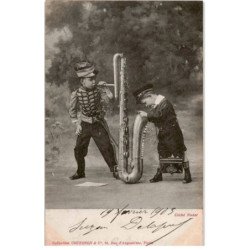 MUSIQUE: enfants avec saxophone basse - très bon état