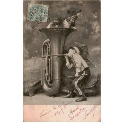 MUSIQUE: enfants et tuba - état
