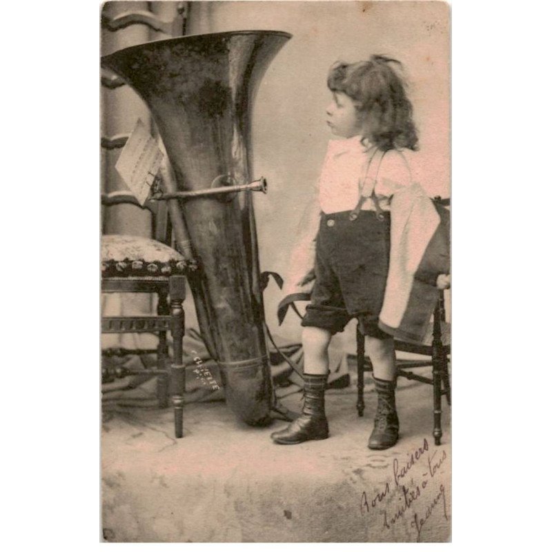MUSIQUE: enfant et tuba - très bon état