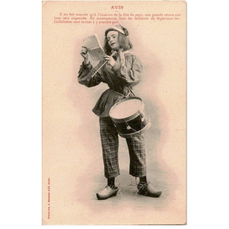 MUSIQUE: jeune musicien, tambour - très bon état