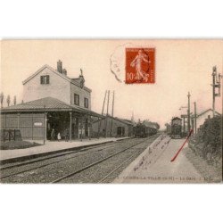 COMBS-la-VILLE: la gare - très bon état