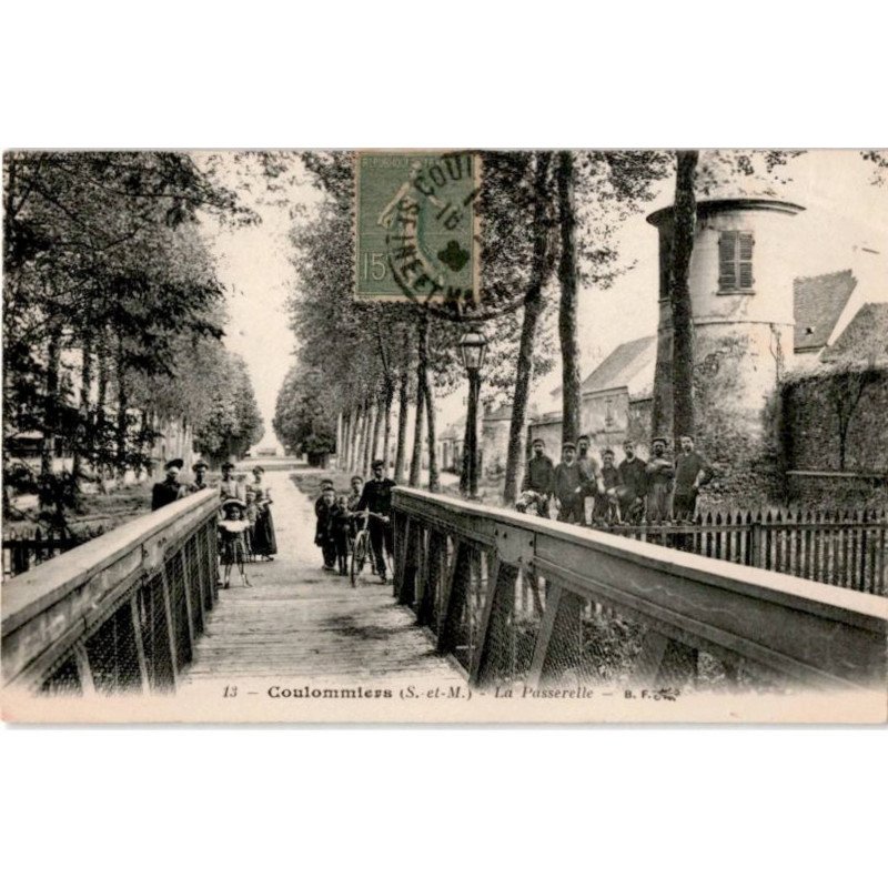 COULOMMIERS: la passerelle - état
