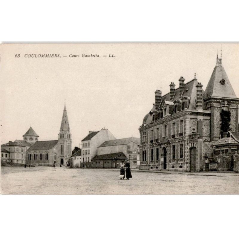 COULOMMIERS: cours gambetta - très bon état