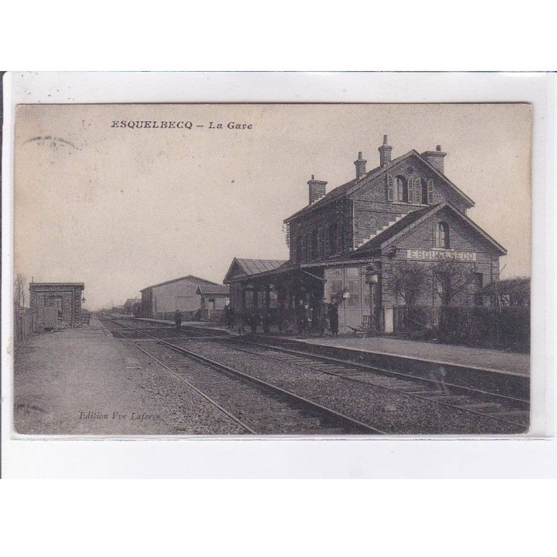 ESQUELBECQ: la gare - très bon état