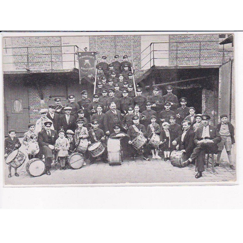 MERU - Carte photo - Cinéma des Familles (cour) - très bon état