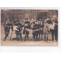 MERU - Carte photo - Fête de Pâques devant l'industrie Méruvienne - état