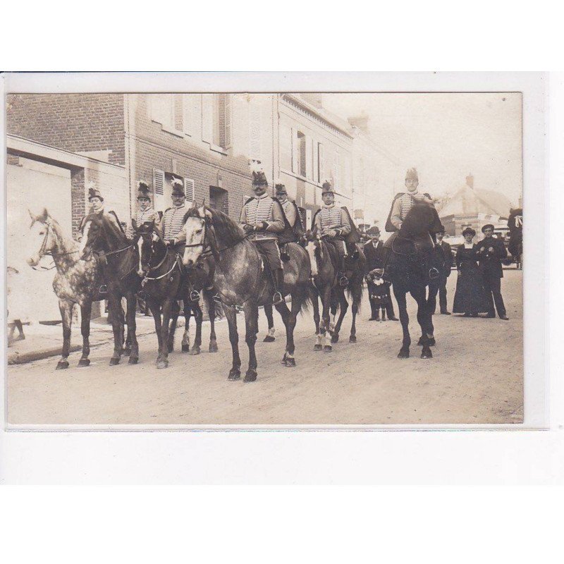 MERU - Carte photo - En haut de la rue L. Bloquet - Militaires - très bon état