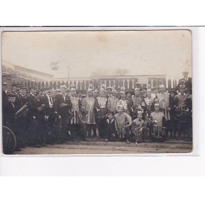 MERU - Carte photo - Fête - état