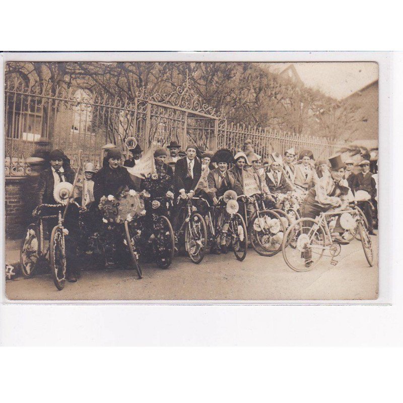 MERU - Carte photo - Fête de Pâques devant l'industrie Méruvienne - Vélo  - très bon état