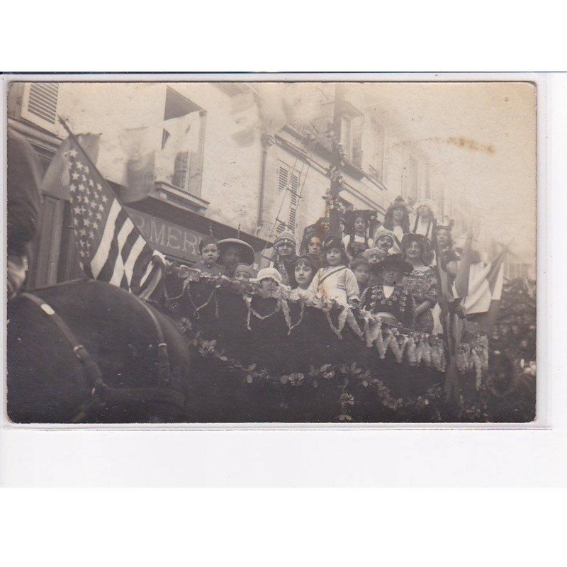 MERU - Carte photo - Fête - Cavalcade  Drapeau des Etats -Unis - très bon état