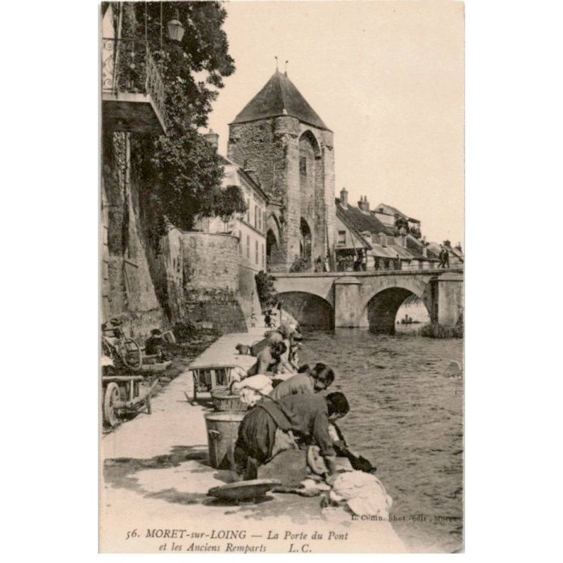 MORET-sur-LOING: lla porte du pont et les anciens remparts - état