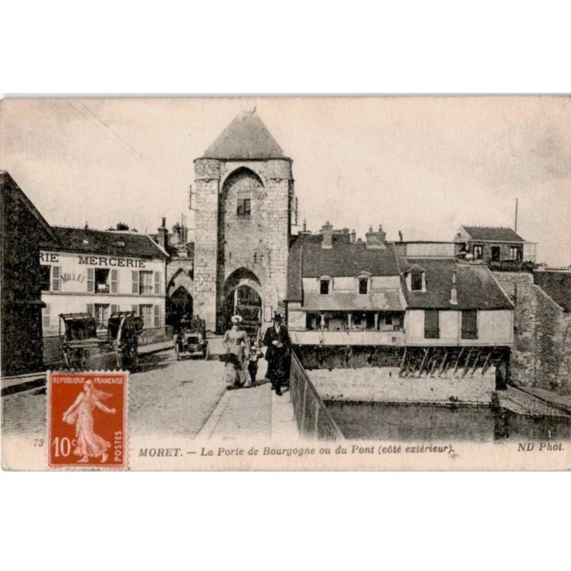 MORET: la porte de bourgogne ou du pont côté extérieur - très bon état