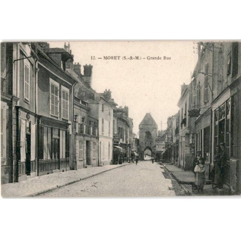 MORET: grande rue - très bon état