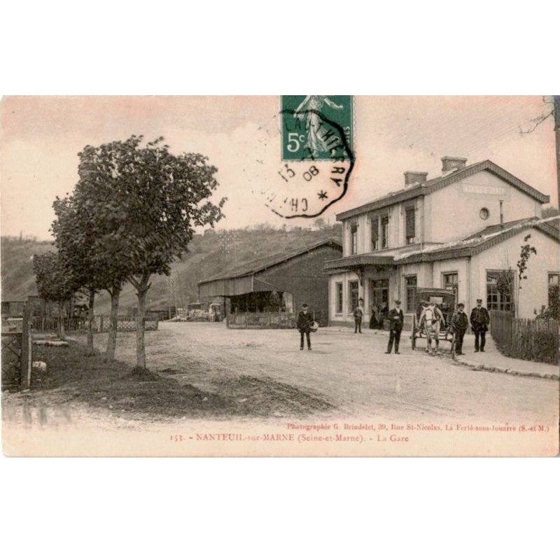 NANTEUIL-sur-MARNE: la gare - très bon état