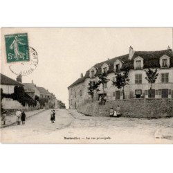 NANTOUILLET: la rue principale - très bon état