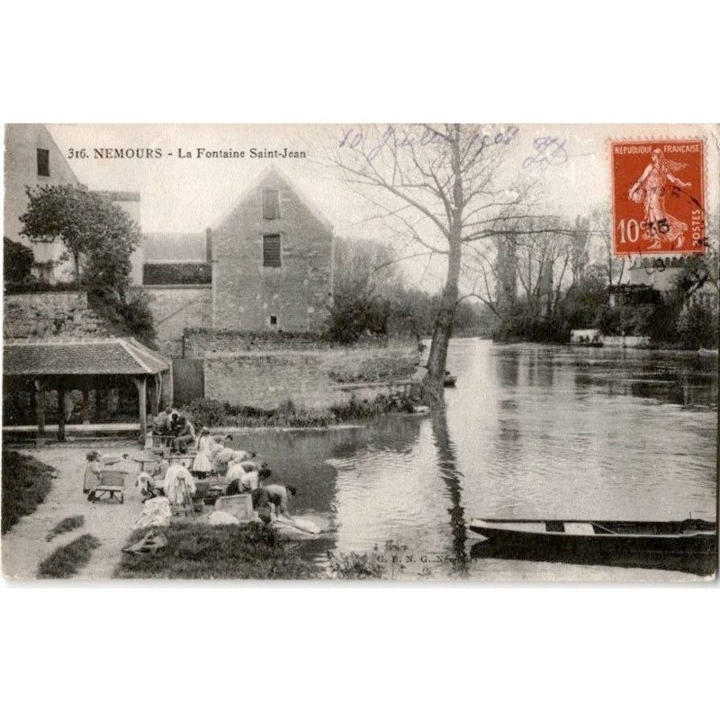 NEMOURS: la fontaine saint-jean - très bon état