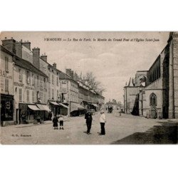 NEMOURS: la rue de paris, la montée du grand pont et l'église saint-jean - très bon état