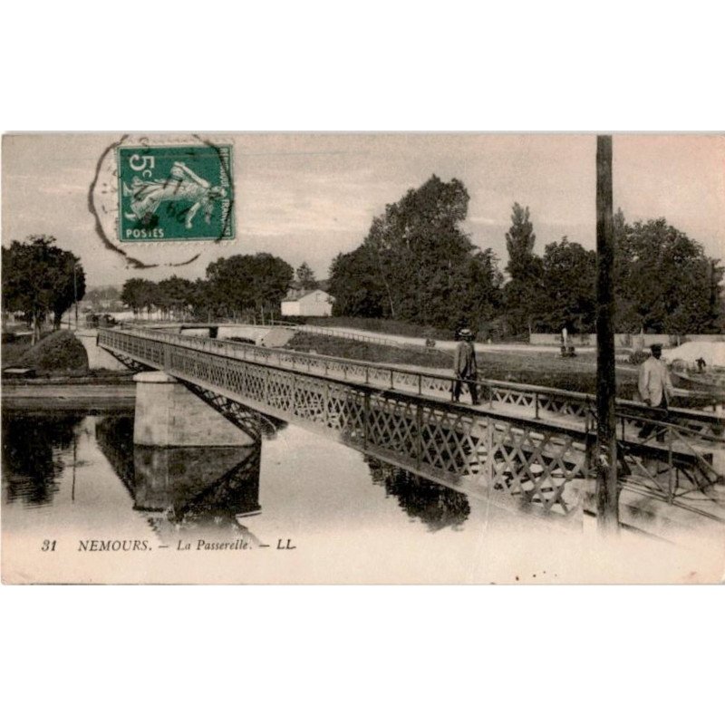 NEMOURS: la passerelle - très bon état