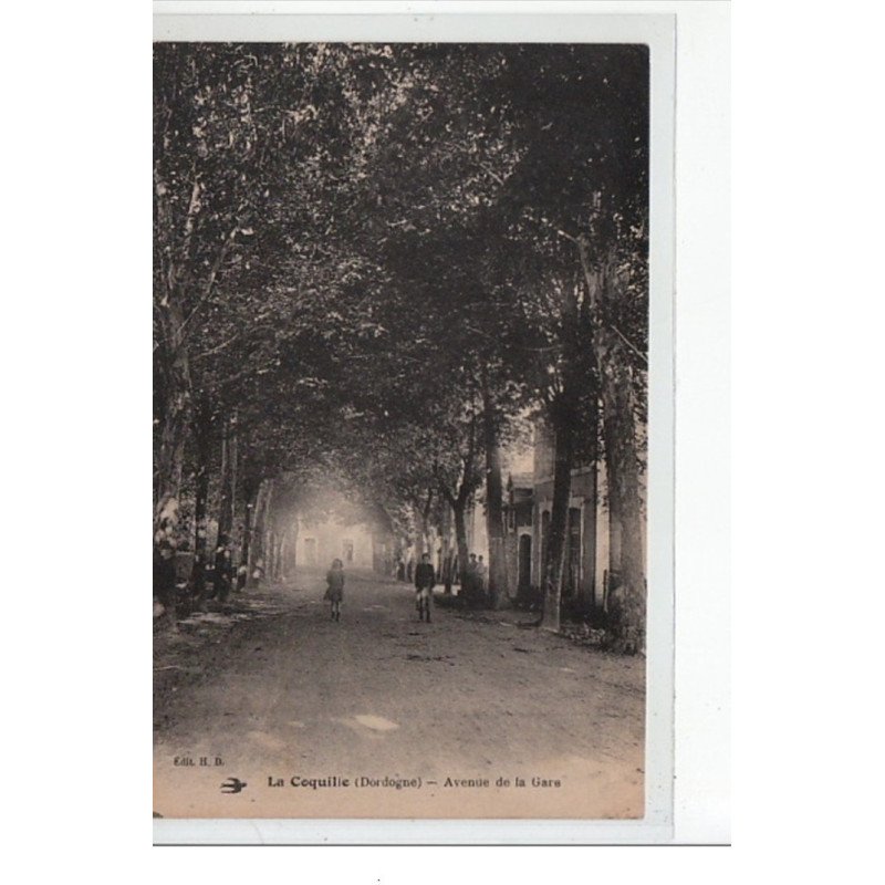 LA COQUILLE - Avenue de la Gare - très bon état LA COQUILLE - Avenue de la Gare - très bon état
