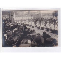 LYON: 8 CPA, procession religieuse - très bon état