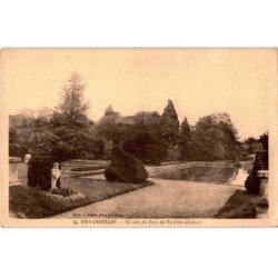 VIRY-CHATILLON: un coin du parc du pavillon choiseul - très bon état