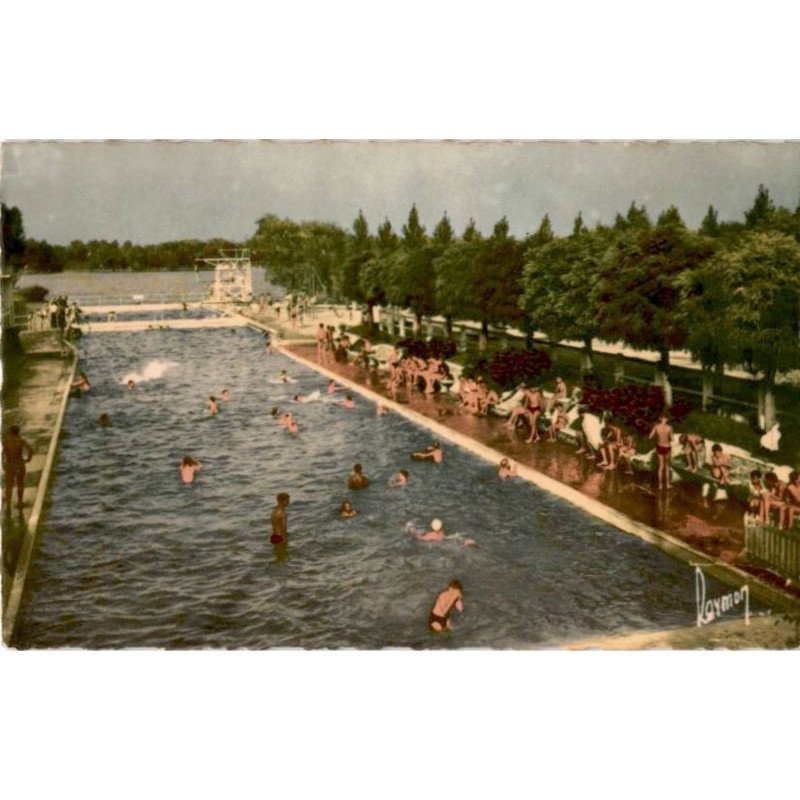 VIRY-CHATILLON: la piscine - très bon état