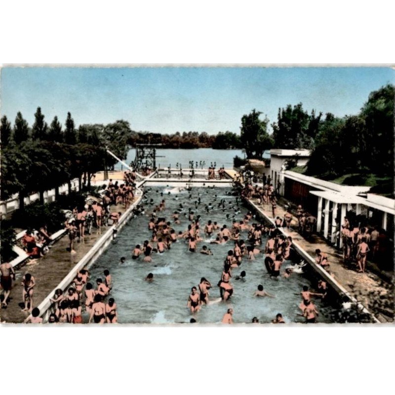 VIRY-CHATILLON: la piscine - très bon état