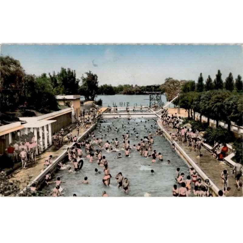 VIRY-CHATILLON: la piscine - très bon état