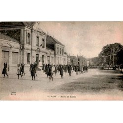 VIRY-CHATILLON: mairie et écoles - très bon état